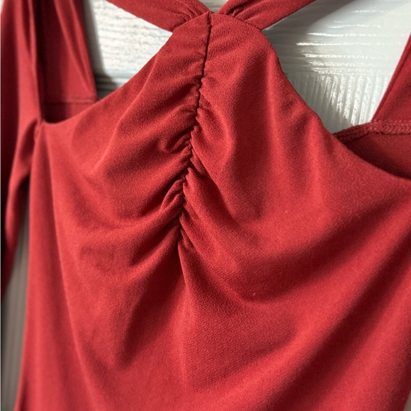 ASTR Red Cold Shoulder Bodycon Dress - Picture 6 of 14